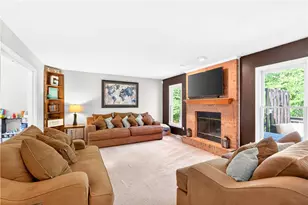 7020 Franklin Rd, Seven Fields Boro, PA 16046 - Photo 8