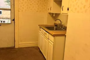 141 E Leasure Ave, New Castle, PA 16101 - Photo 8