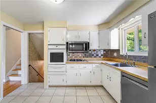4826 Criss Rd, Bethel Park, PA 15102 - Photo 10
