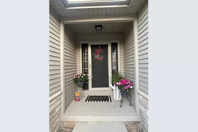 2416 Pebble Creek Court Court, Hermitage, PA 16148 - Photo 2