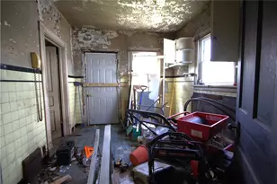 233 Allen Ave, Donora, PA 15033 - Photo 22