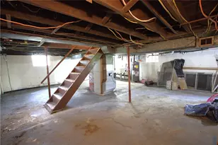 233 Allen Ave, Donora, PA 15033 - Photo 14