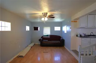 233 Allen Ave, Donora, PA 15033 - Photo 4