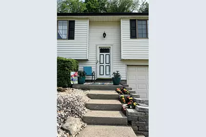 1264 Armstrong Dr, South Park, PA 15129 - Photo 2