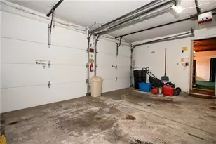 1264 Armstrong Dr, South Park, PA 15129 - Photo 32