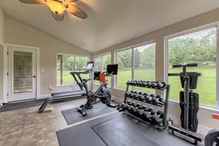 233 St Ives Dr, Hempfield Township, PA 15601 - Photo 20