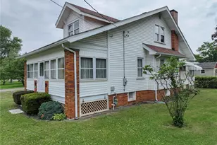 412 Old Zelienople Rd, Franklin Township, PA 16117 - Photo 2