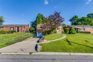 631 Charlotte Dr, Pittsburgh, PA 15236 - Photo 2