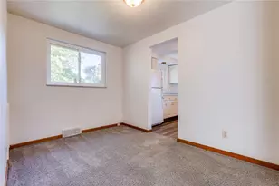 631 Charlotte Dr, Pittsburgh, PA 15236 - Photo 10