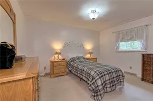 2555 Warren Rd, White Township, PA 15701 - Photo 12