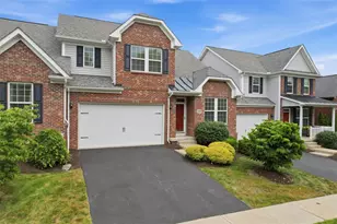 306 Trafalgar Square, Cranberry Township, PA 16066 - Photo 2