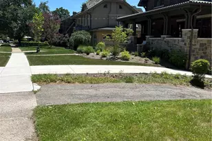 240 Parkway Dr, Pittsburgh, PA 15228 - Photo 24