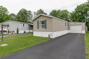 35 Circle Dr, Finleyville, PA 15332 - Photo 2