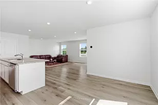 309 Arden Dr, Lancaster Township, PA 16037 - Photo 10
