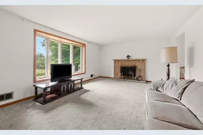 16 Robin Rd, Robinson Twp, PA 15136 - Photo 6