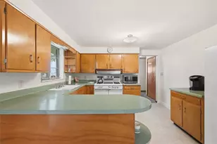 16 Robin Rd, Robinson Twp, PA 15136 - Photo 12