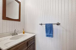 2828 Bingham Dr, Pittsburgh, PA 15241 - Photo 6