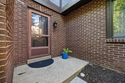 2828 Bingham Dr, Pittsburgh, PA 15241 - Photo 4