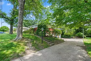 906 Bridge Ave, Hempfield Township, PA 15601 - Photo 2