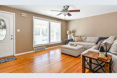 108 Longmount Drive, Ross Twp, PA 15214 - Photo 4