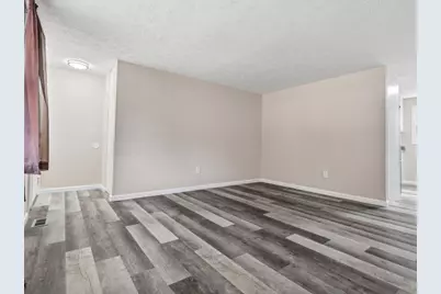 5255 Elmwood Dr, Pittsburgh, PA 15227 - Photo 6