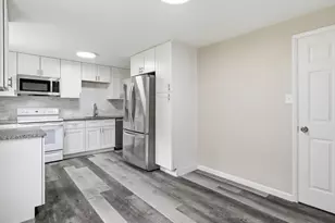 5255 Elmwood Dr, Pittsburgh, PA 15227 - Photo 14