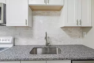 5255 Elmwood Dr, Pittsburgh, PA 15227 - Photo 12
