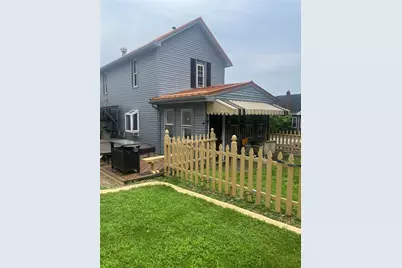 223 Hoeveler, Springdale Boro, PA 15144 - Photo 4