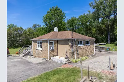 1065 University Dr, Connellsville, PA 15425 - Photo 8