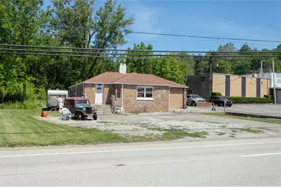 1065 University Dr, Connellsville, PA 15425 - Photo 2