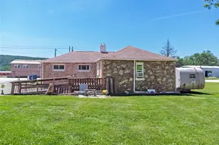 1065 University Dr, Connellsville, PA 15425 - Photo 10