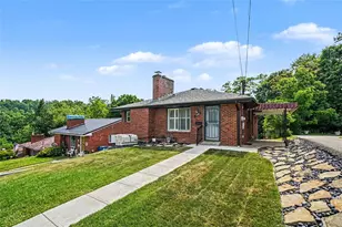 116 Dogwood Dr, Pittsburgh, PA 15235 - Photo 2