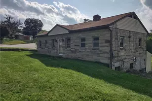 1035 Ohio St, Jeannette, PA 15644 - Photo 2