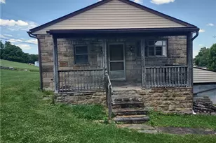 1035 Ohio St, Jeannette, PA 15644 - Photo 24