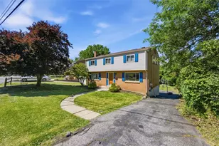 110 Crescent Garden Dr, Pittsburgh, PA 15235 - Photo 2