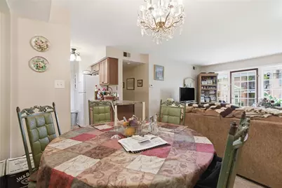 920 Margarite Dr #J, Scott Township, PA 15216 - Photo 2