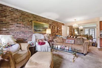 920 Margarite Dr #J, Scott Township, PA 15216 - Photo 14