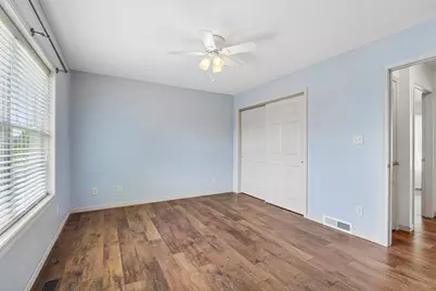 410 Lawnview Ave, Neshannock Township, PA 16105 - Photo 12