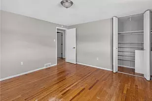 1025 Catherine Dr, Conway, PA 15027 - Photo 14