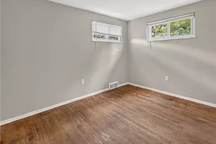 1025 Catherine Dr, Conway, PA 15027 - Photo 18