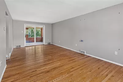 1025 Catherine Dr, Conway, PA 15027 - Photo 4