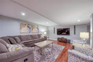 100 Chestnut Ct, Peters Township, PA 15367 - Photo 8