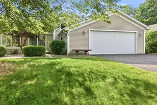 19 Golfwood Dr, Hermitage, PA 16148 - Photo 1