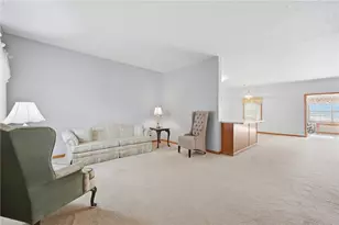 19 Golfwood Dr, Hermitage, PA 16148 - Photo 10