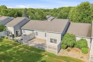 19 Golfwood Dr, Hermitage, PA 16148 - Photo 6