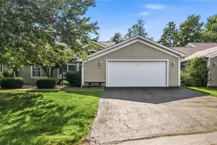 19 Golfwood Dr, Hermitage, PA 16148 - Photo 2