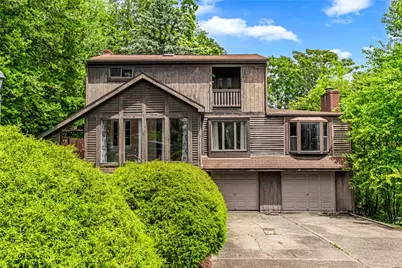 330 Klamath Dr, Robinson Twp, PA 15205 - Photo 2