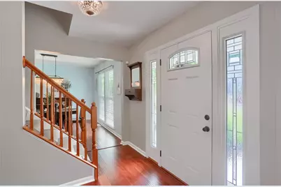 407 Poplar Court, Moon/Crescent Twp, PA 15108 - Photo 4