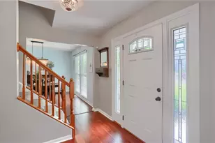 407 Poplar Ct, Moon/Crescent Twp, PA 15108 - Photo 4