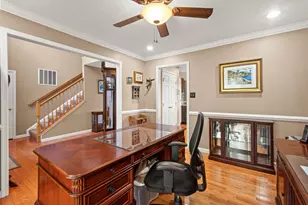 1734 Queens Dr, South Park, PA 15129 - Photo 6